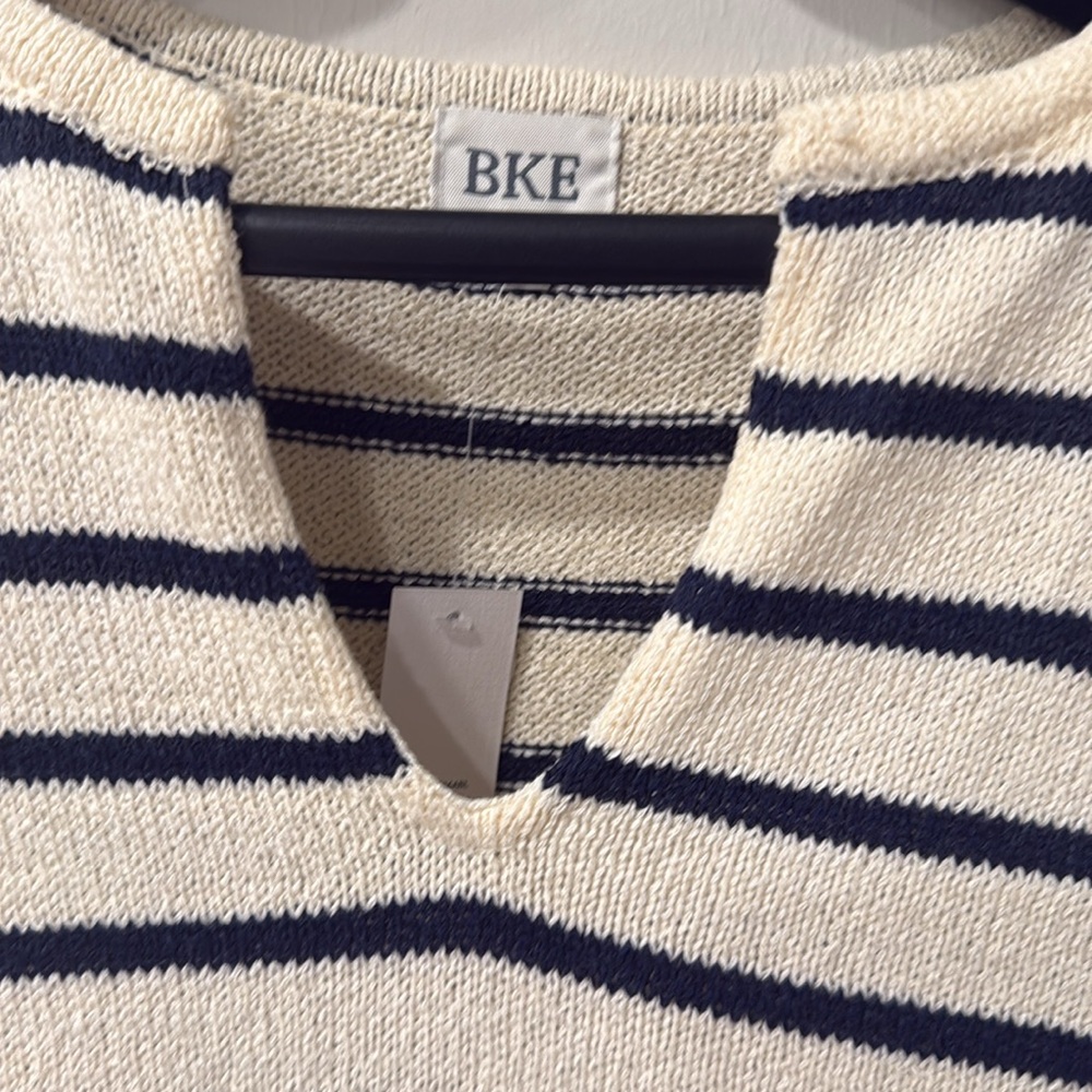 BKE short Sleeve Top - Picture 2 of 4